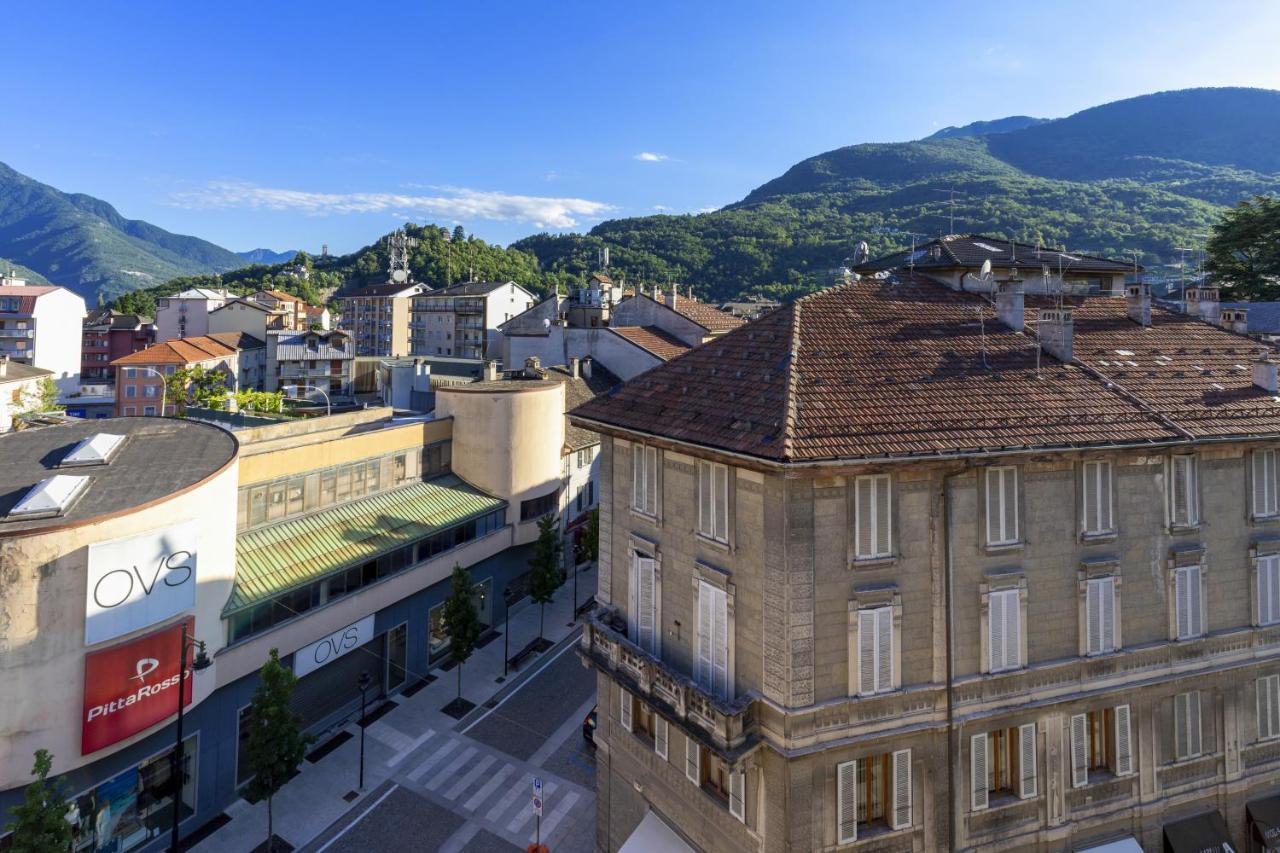 Appartement Panoramic Penthouse In The Historical Center à Domodossola Extérieur photo