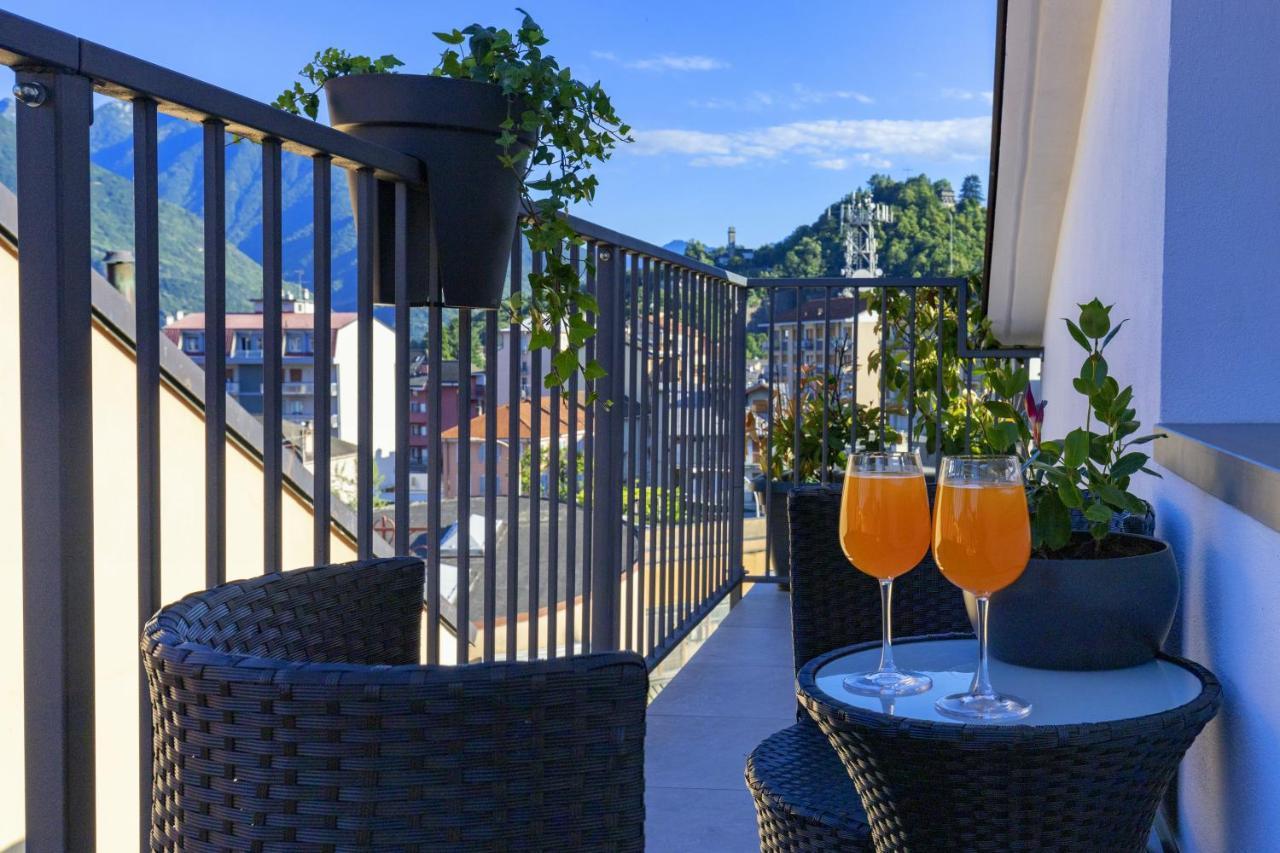Appartement Panoramic Penthouse In The Historical Center à Domodossola Extérieur photo