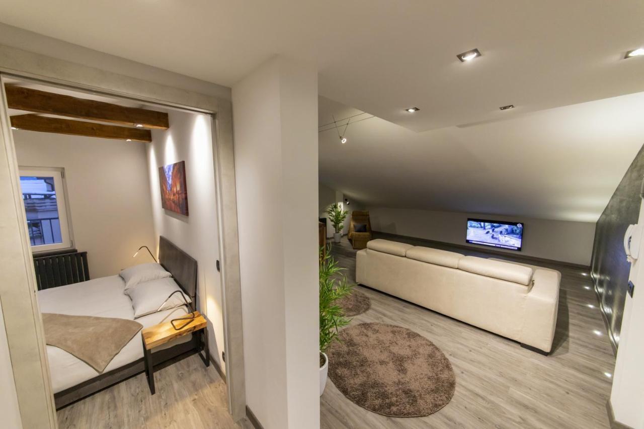 Appartement Panoramic Penthouse In The Historical Center à Domodossola Extérieur photo