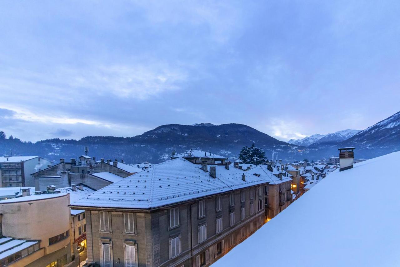 Appartement Panoramic Penthouse In The Historical Center à Domodossola Extérieur photo